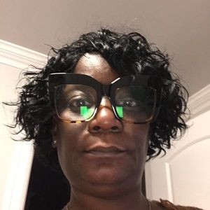 Meet your Posher, Francenia